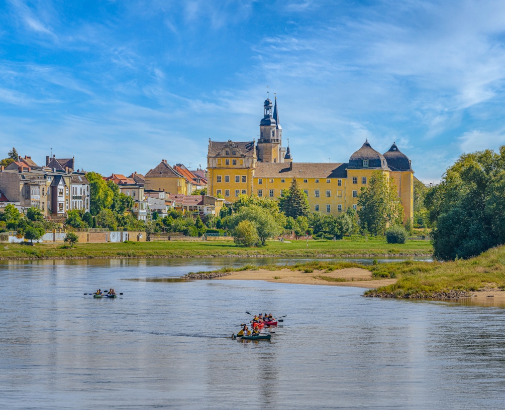 Paddeln, Elbe, Schloss, Coswig © WelterbeRegion Anhalt-Dessau-Wittenberg e.V., Uwe Weigel, 2022